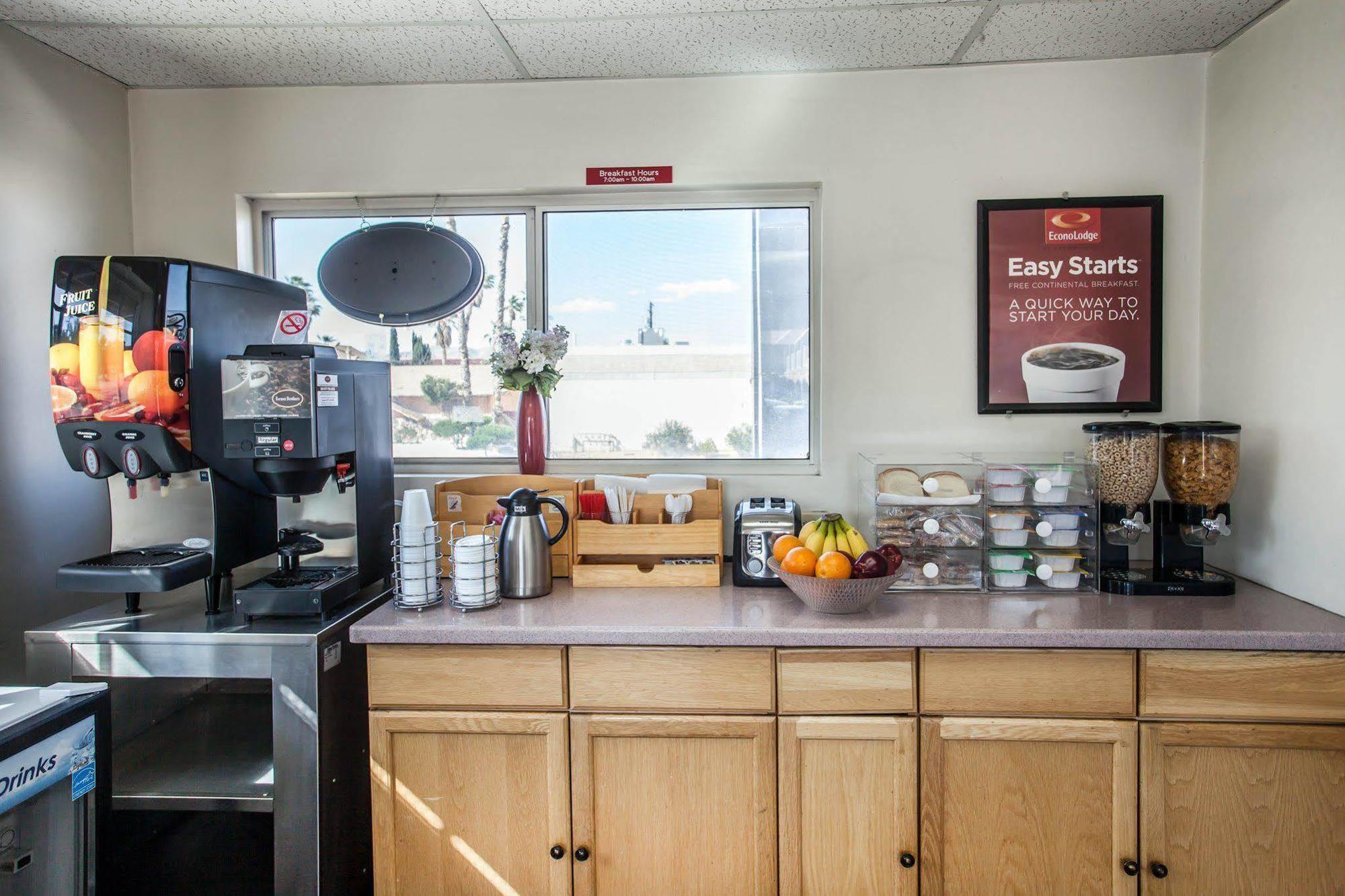 Econo Lodge On Historic Route 66 Barstow Extérieur photo